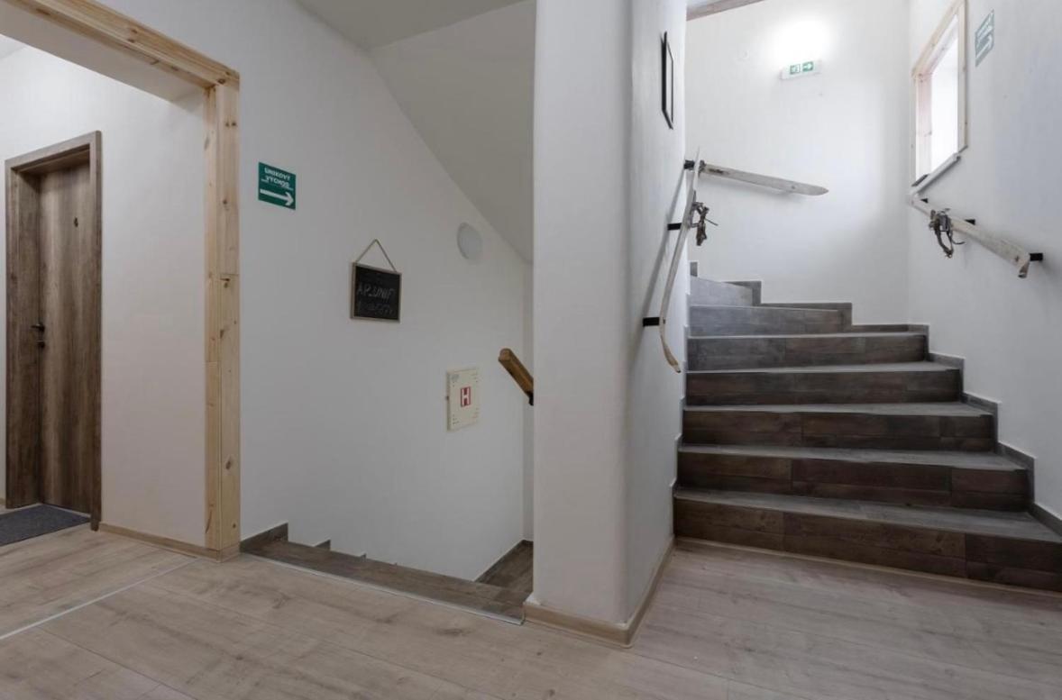 Number 5 Vlevo Dole Apartman Rokytnice nad Jizerou Kültér fotó